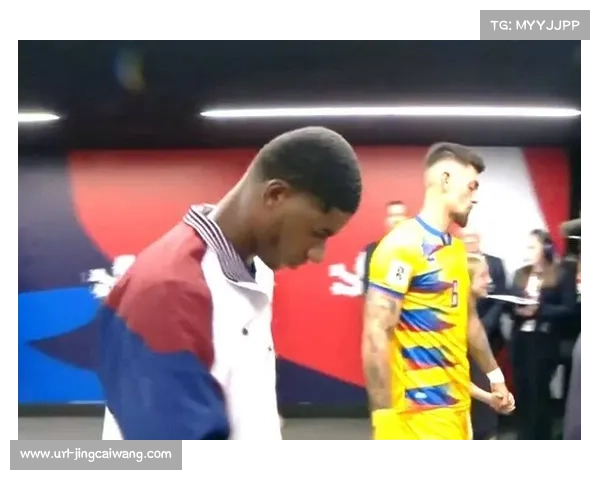 曼联球迷发起剃头挑战助球队连胜 热血行动引爆社交媒体热议 曼联球迷发起剃头挑战助球队连胜 热血行动引爆社交媒体热议